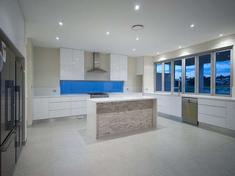 3023 The Boulevarde, Benowa QLD 4217