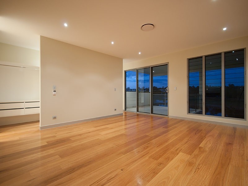 3023 The Boulevarde, Benowa QLD 4217