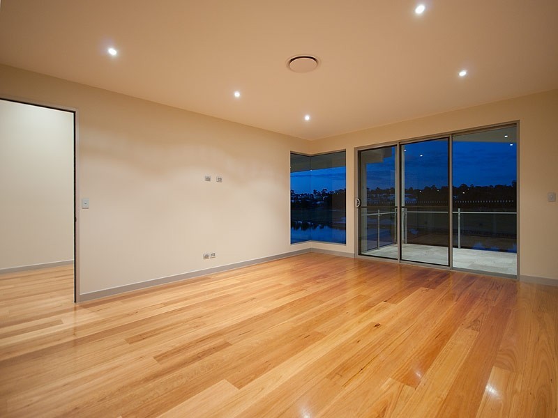 3023 The Boulevarde, Benowa QLD 4217