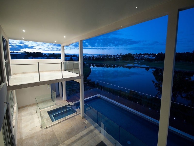 3023 The Boulevarde, Benowa QLD 4217