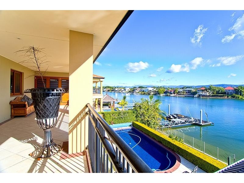 59 Sir Bruce Small Blvd, Benowa QLD 4217