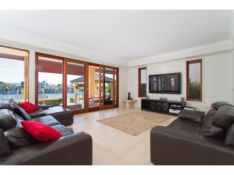 59 Sir Bruce Small Blvd, Benowa QLD 4217