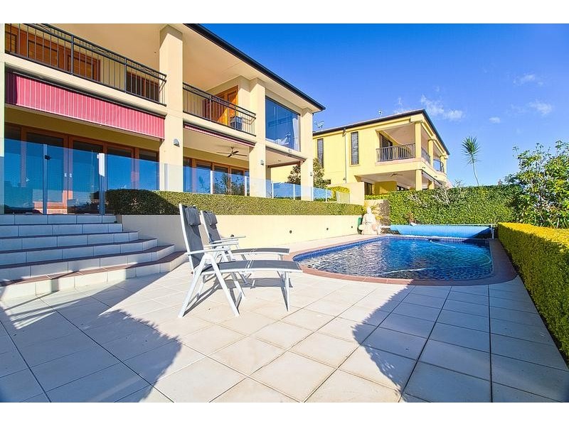 59 Sir Bruce Small Blvd, Benowa QLD 4217