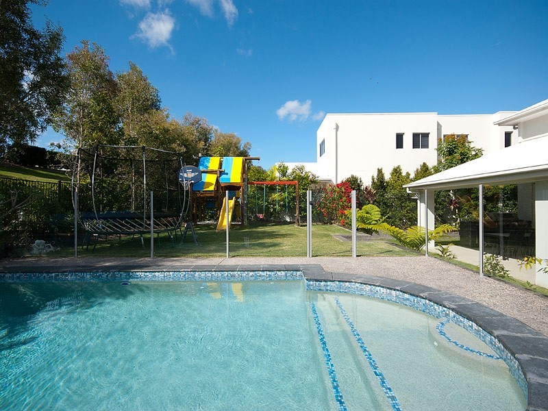 6004 The Boulevarde, Benowa QLD 4217