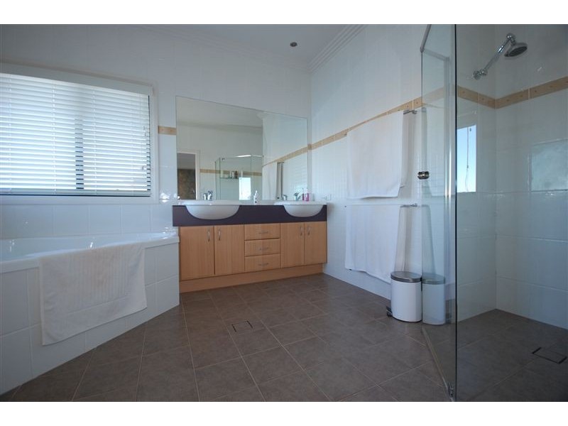 Benowa QLD 4217