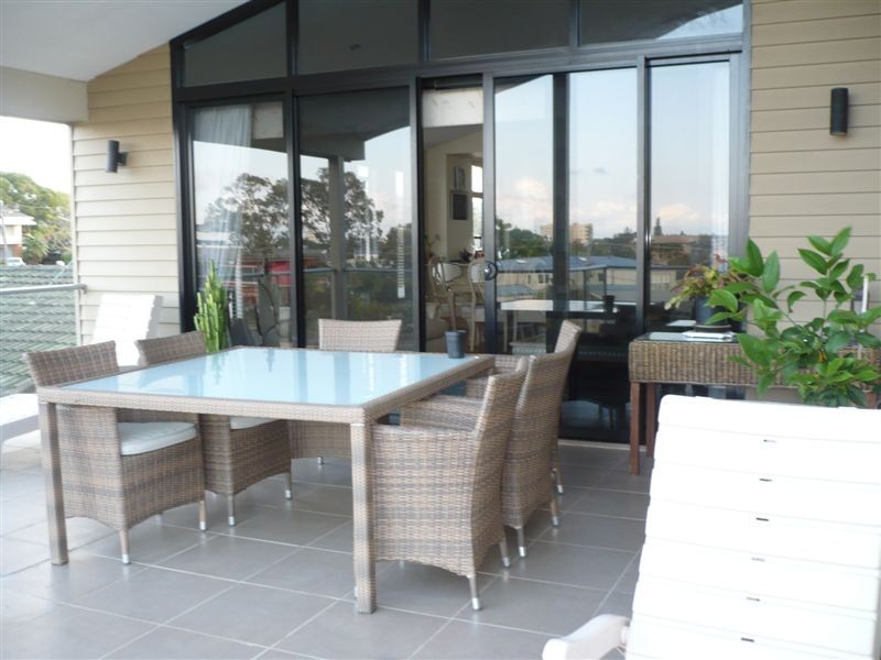 2/19 Waratah Avenue, Biggera Waters QLD 4216