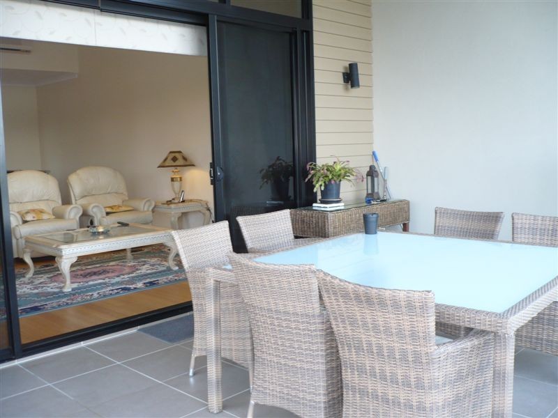 2/19 Waratah Avenue, Biggera Waters QLD 4216