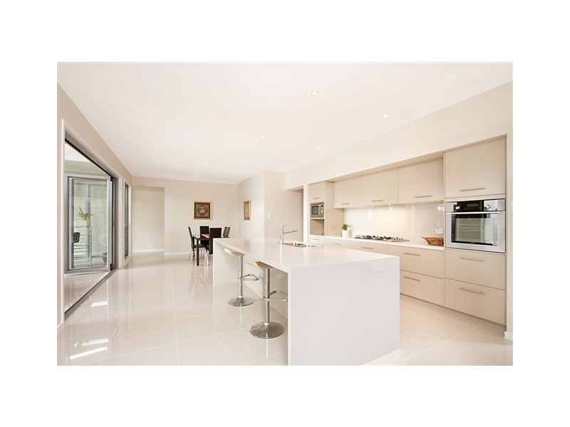 2 St Moritz Tce, Bundall QLD 4217