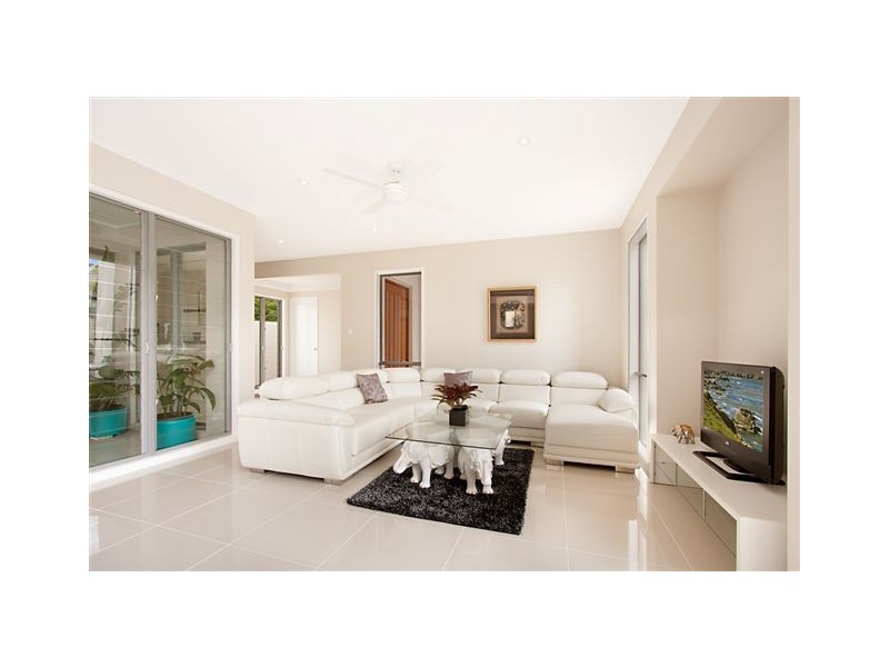 2 St Moritz Tce, Bundall QLD 4217