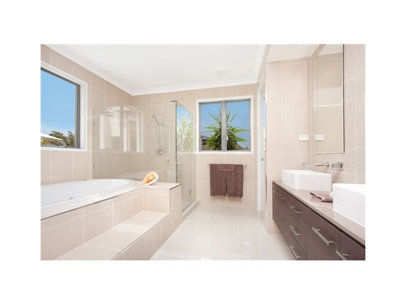 2 St Moritz Tce, Bundall QLD 4217