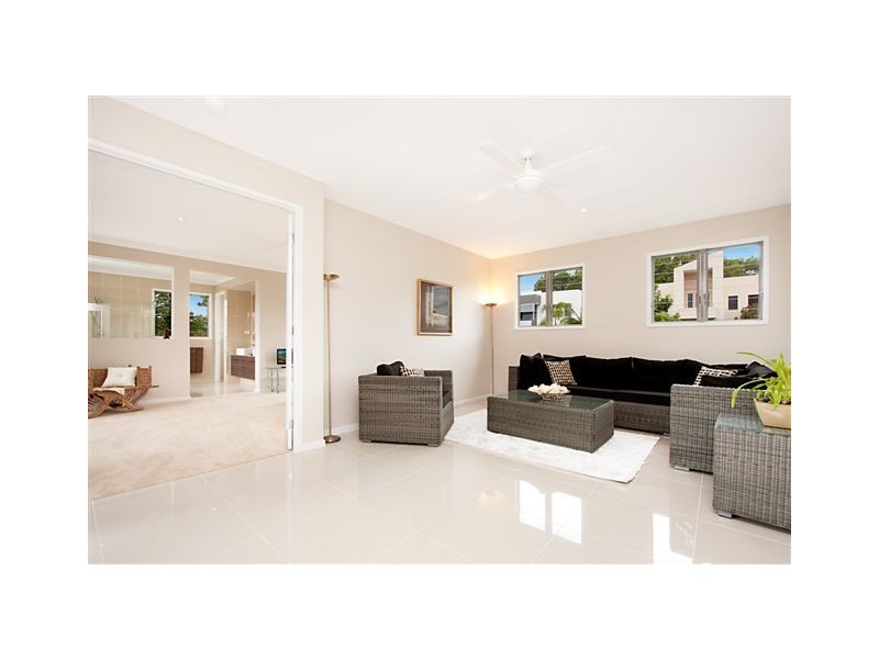 2 St Moritz Tce, Bundall QLD 4217