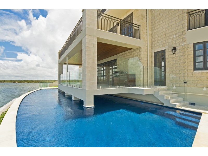 55 Knightsbridge Parade West, Paradise Point QLD 4216
