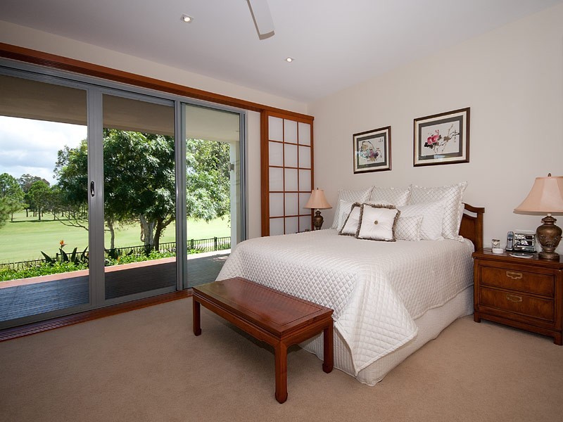 1041 Lakeview Terrace, Benowa QLD 4217
