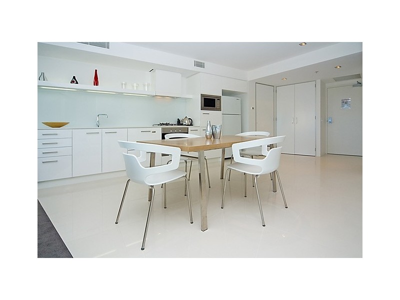 707/9 Hamilton Ave, Surfers Paradise QLD 4217