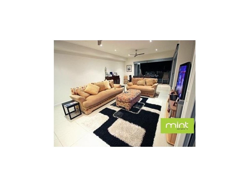 1011B Lakeview Terrace, Benowa QLD 4217