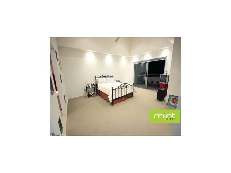 1011B Lakeview Terrace, Benowa QLD 4217
