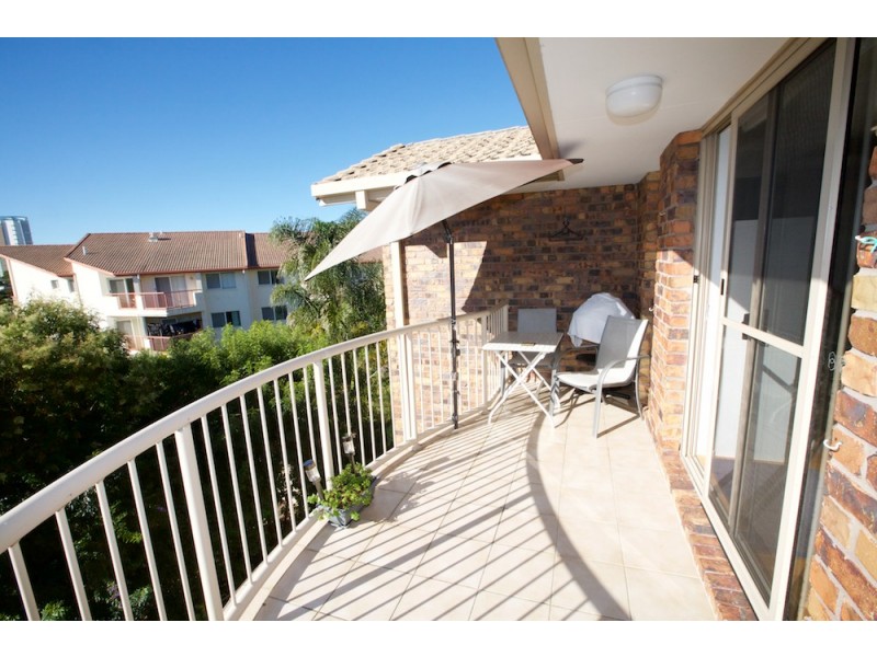 24/9 Ocean Street, Kirra QLD 4225