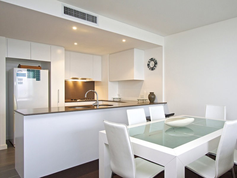 306 Creek Street, Kirra QLD 4225