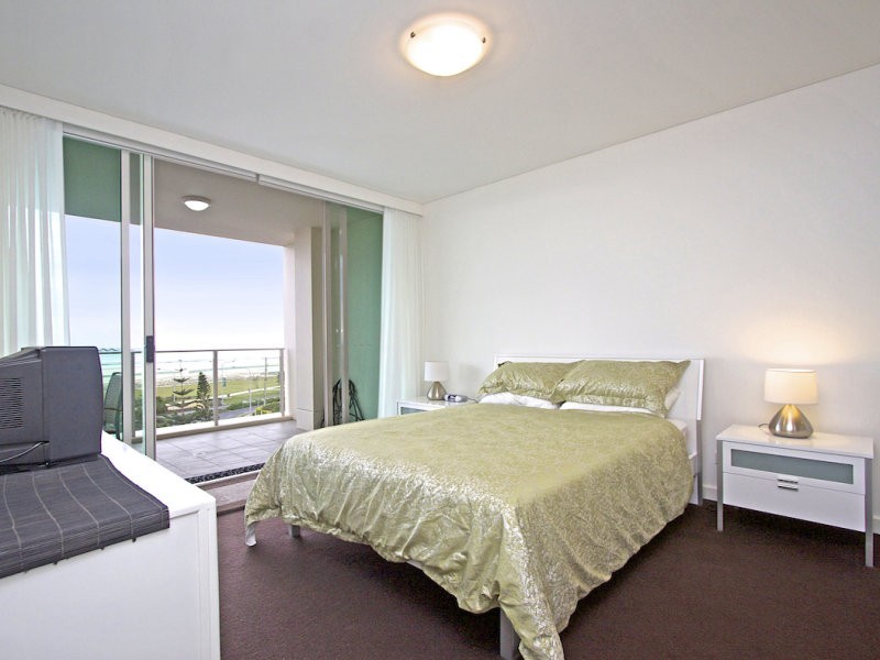 306 Creek Street, Kirra QLD 4225