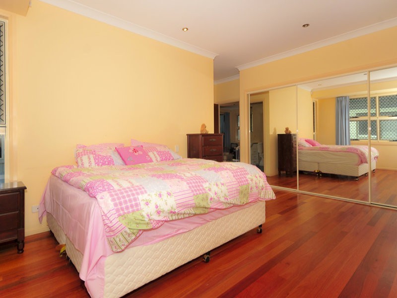 216 Pacific Parade, Bilinga QLD 4225