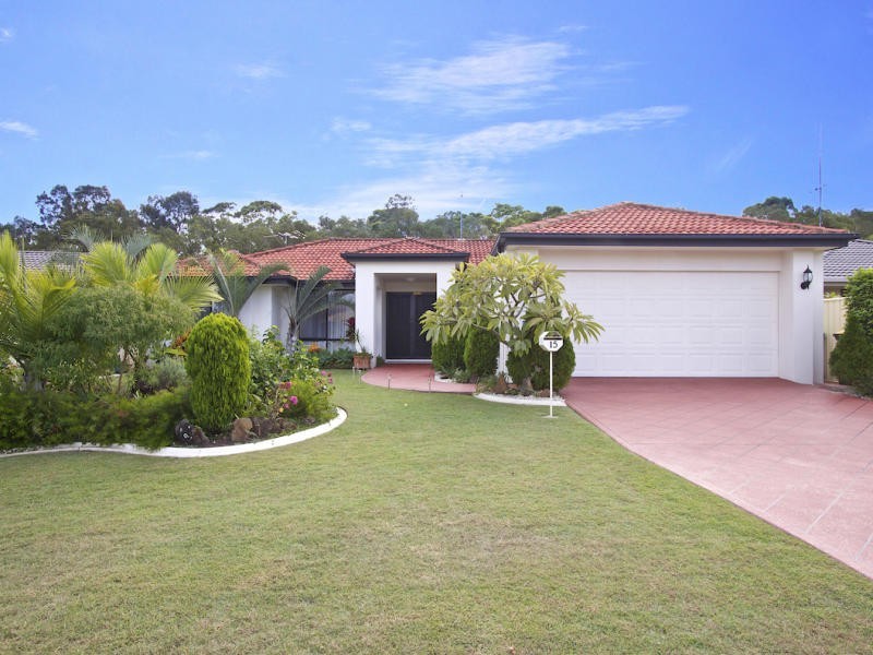 15 Foxhill Place, Banora Point NSW 2486