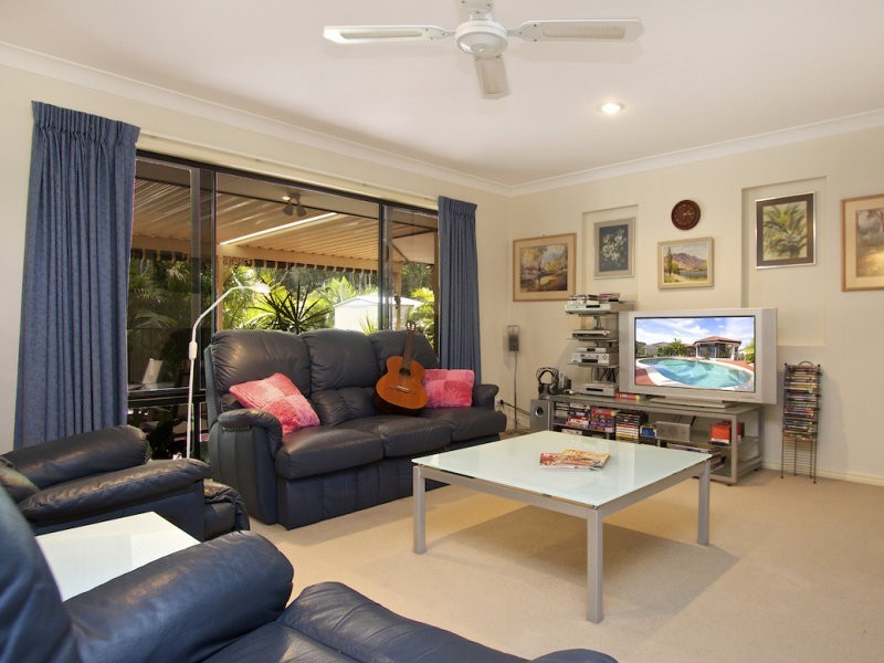 15 Foxhill Place, Banora Point NSW 2486