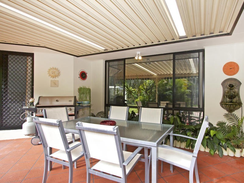 15 Foxhill Place, Banora Point NSW 2486
