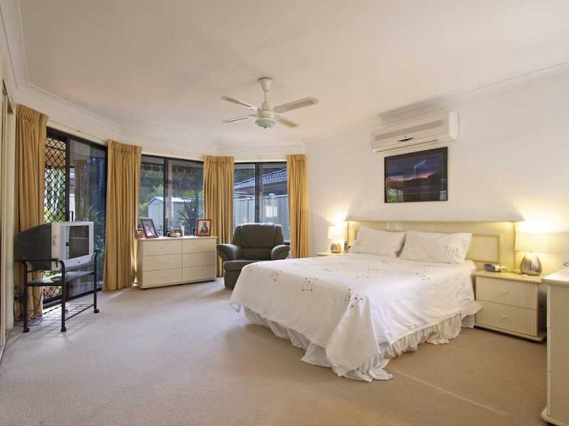 15 Foxhill Place, Banora Point NSW 2486
