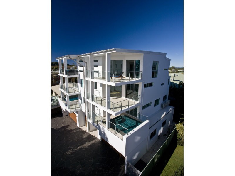 1/94 Pacific Parade, Bilinga QLD 4225