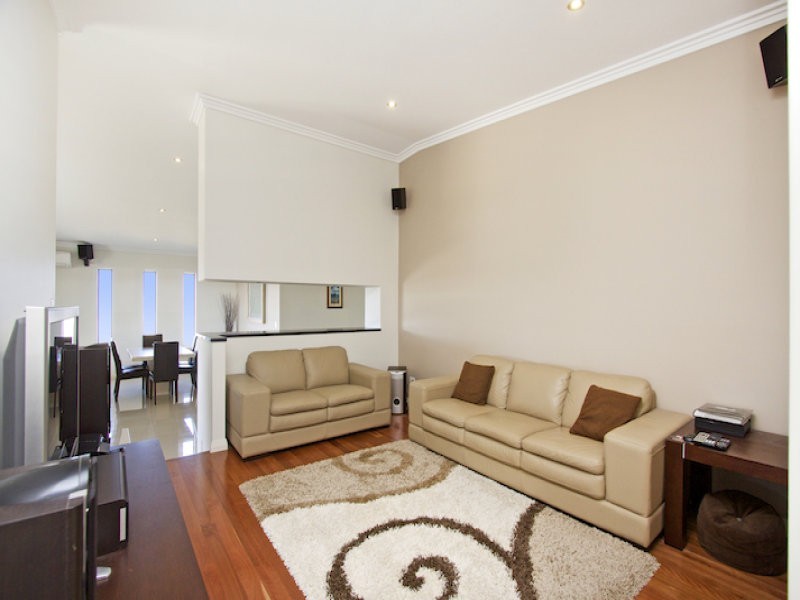 16 Daintree Close, Banora Point NSW 2486