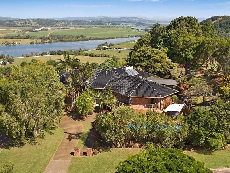 8 The Parapet, Banora Point NSW 2486