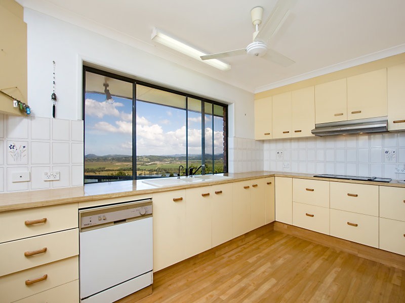 8 The Parapet, Banora Point NSW 2486