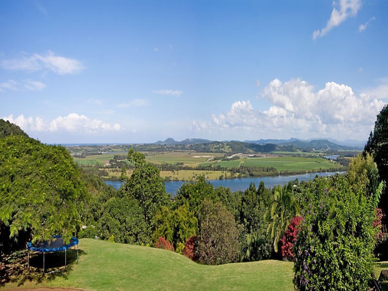 8 The Parapet, Banora Point NSW 2486