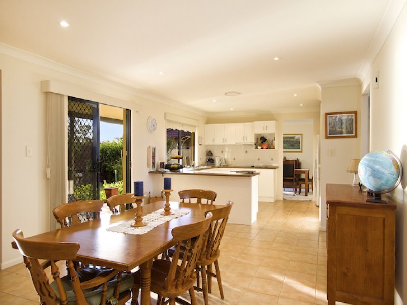 33 Daintree Close, Banora Point NSW 2486