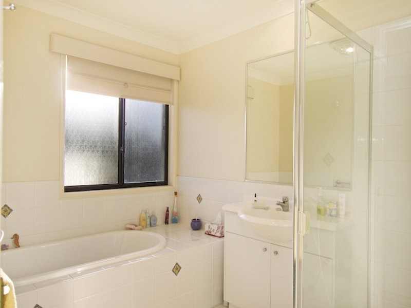 33 Daintree Close, Banora Point NSW 2486