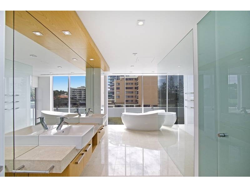 302 ELYSEE, 1 Haig Street, Kirra QLD 4225