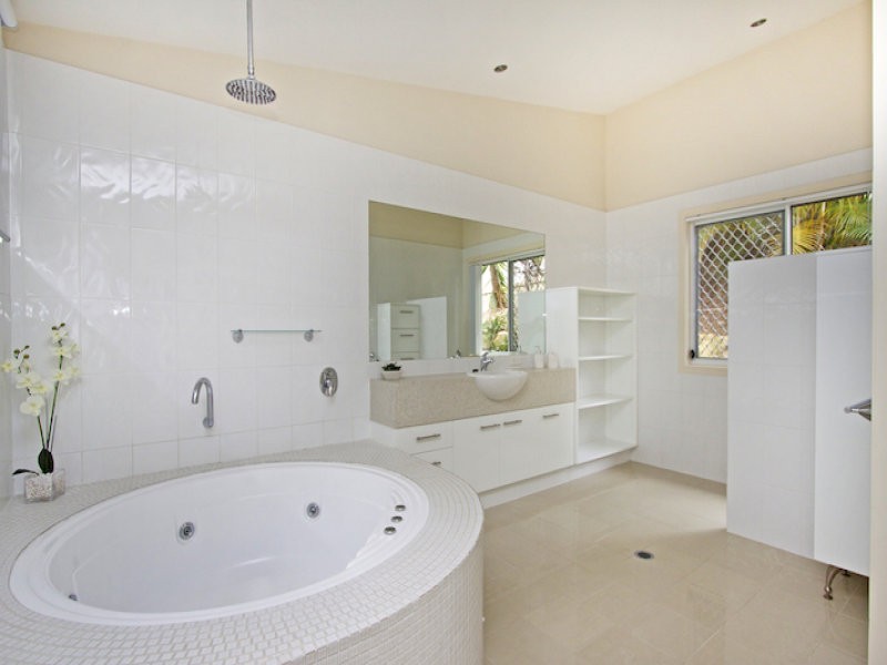 76 Botanical Circuit, Banora Point NSW 2486