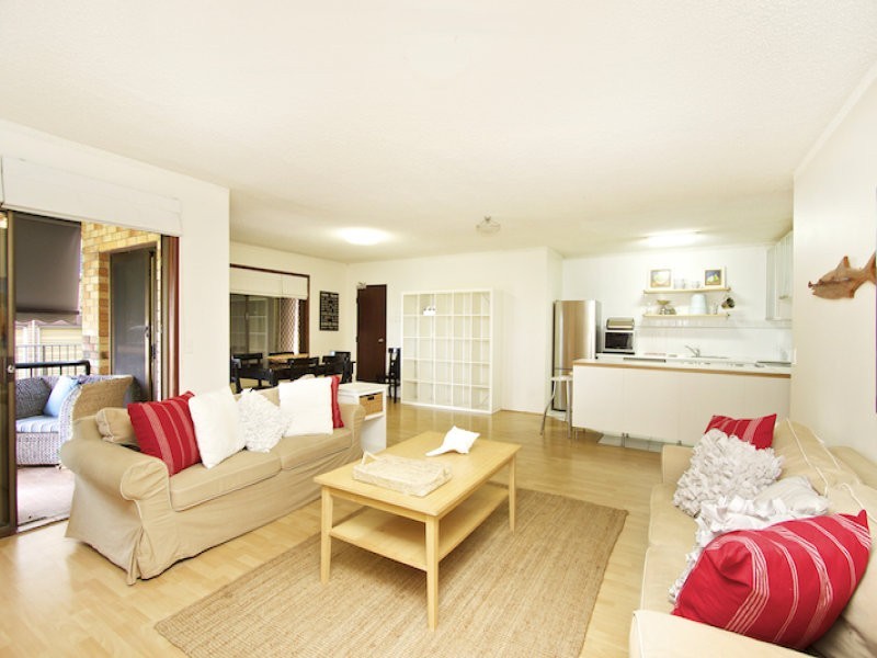 2/20 Pacific Parade, Bilinga QLD 4225