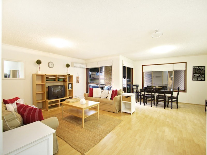 2/20 Pacific Parade, Bilinga QLD 4225