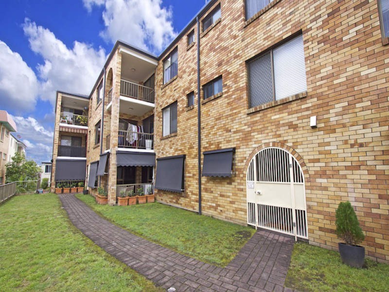 2/20 Pacific Parade, Bilinga QLD 4225