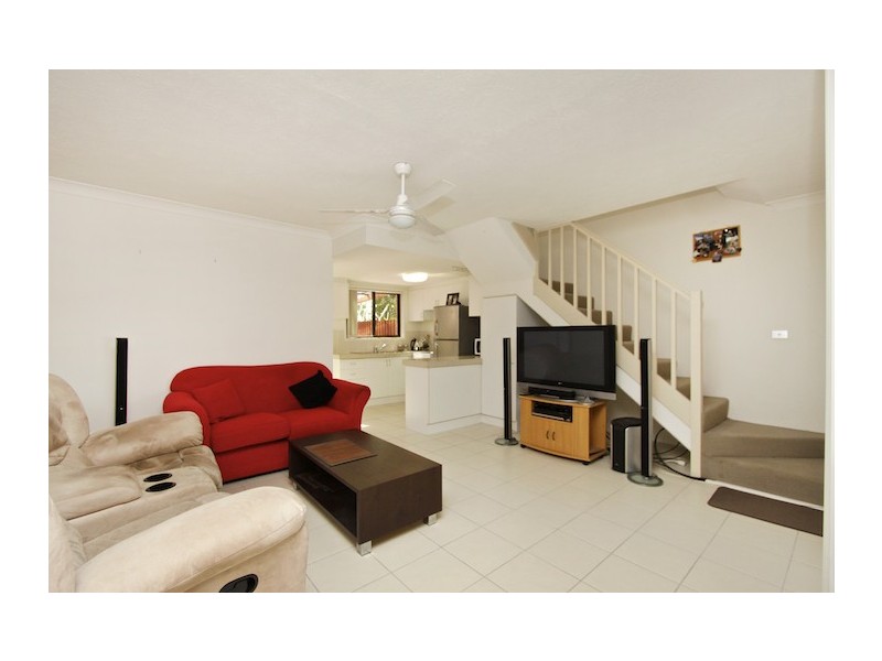 2/62 Coolangatta Road, Kirra QLD 4225