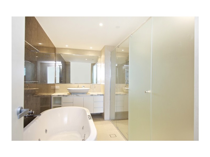 1102/2 Creek Street, Kirra QLD 4225