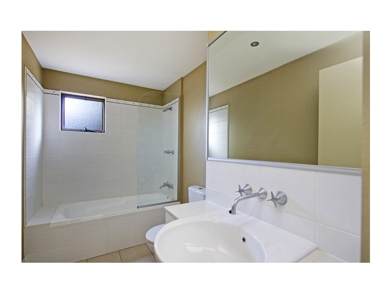 3/77 McLean Street, Coolangatta QLD 4225