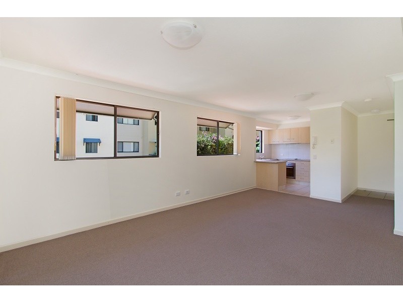 2/37 Dixon Street, Coolangatta QLD 4225