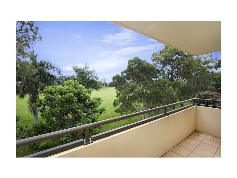 2/37 Dixon Street, Coolangatta QLD 4225