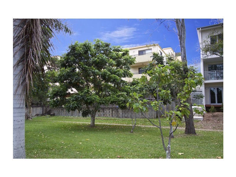 2/37 Dixon Street, Coolangatta QLD 4225