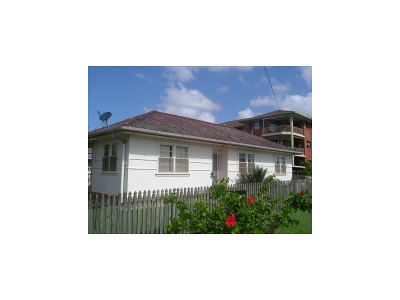 4 Archer Street, Bilinga QLD 4225