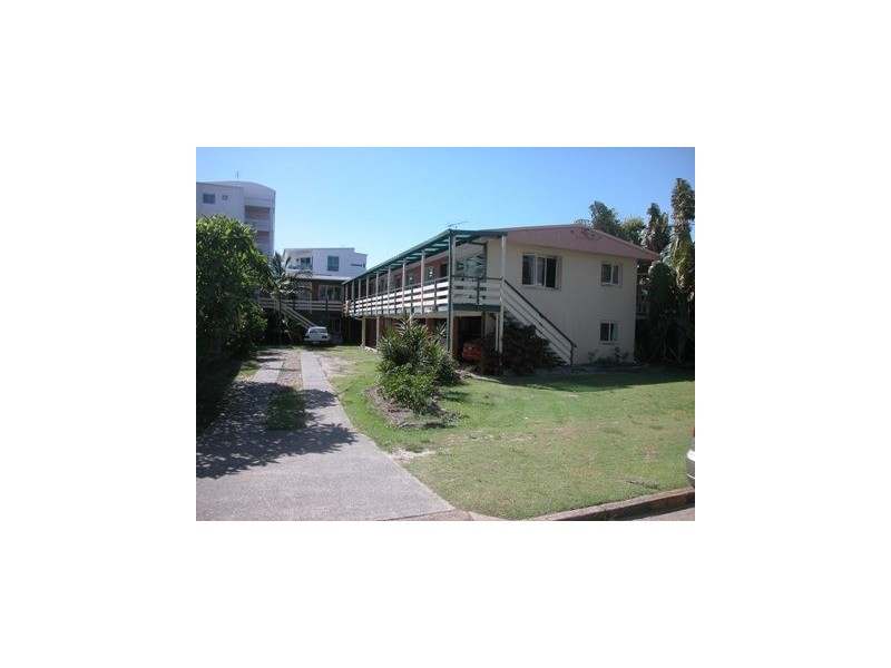 2/4 Johnston Street, Bilinga QLD 4225