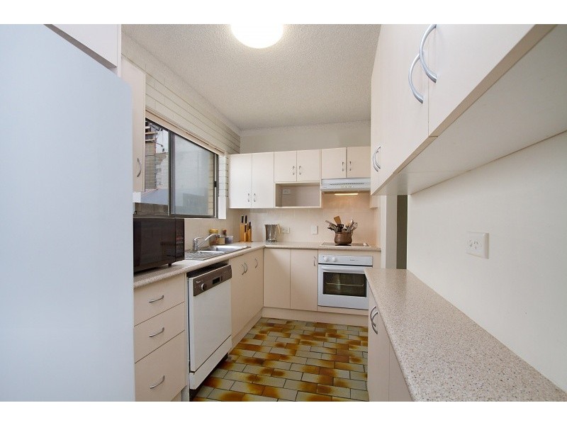 1/12 Boundary Street, Rainbow Bay QLD 4225