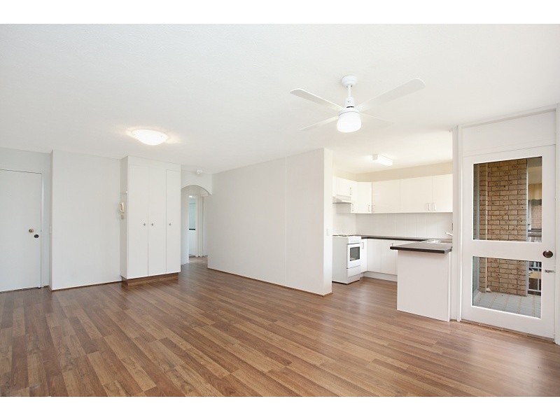 4/46 Coolangatta Road, Kirra QLD 4225